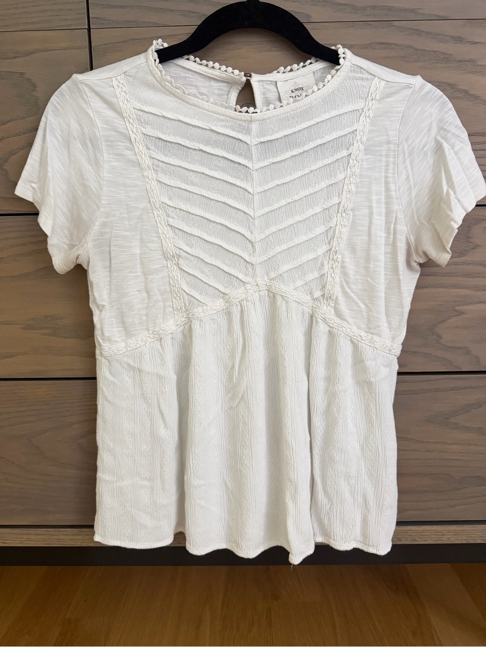 Knox Rose White Short Sleeve Lace-Trim Chevron Top